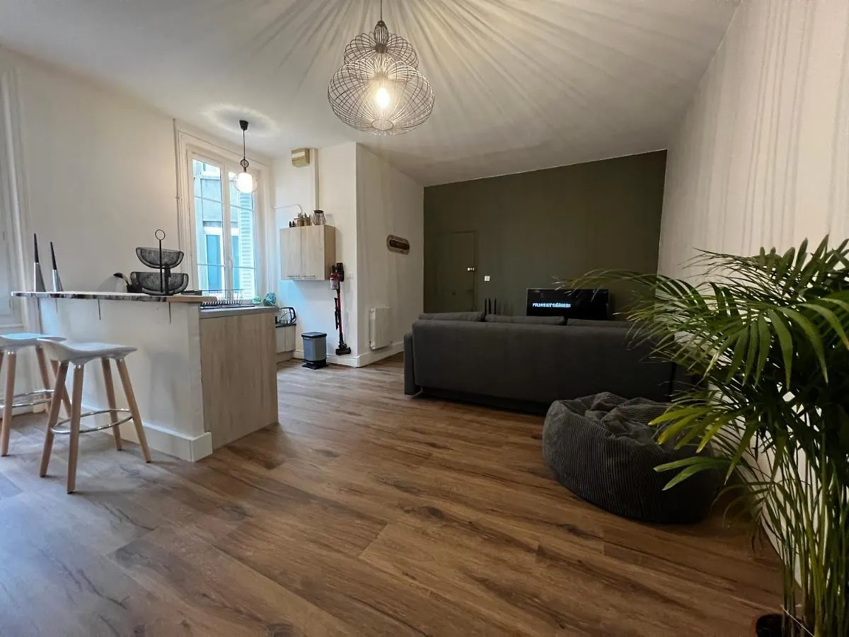 Promenades / 1 Chambre / Neuf Roanne